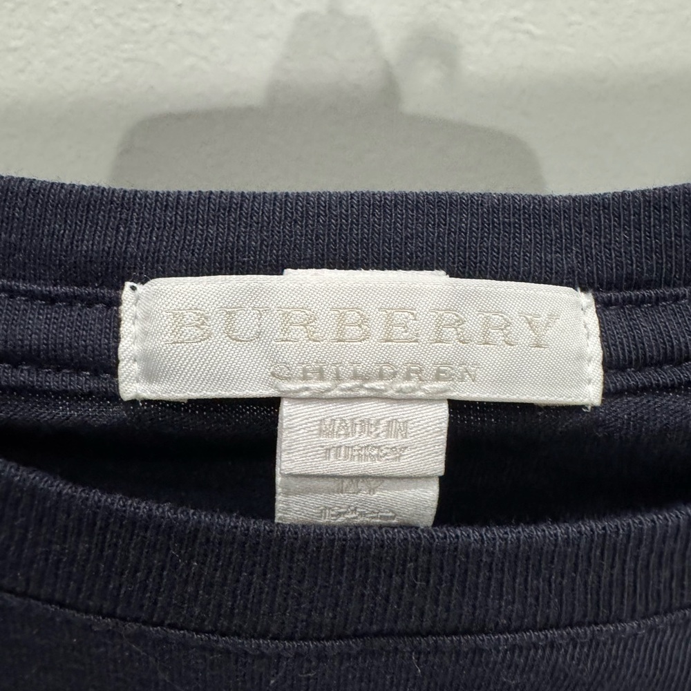 Burberry tee shirt